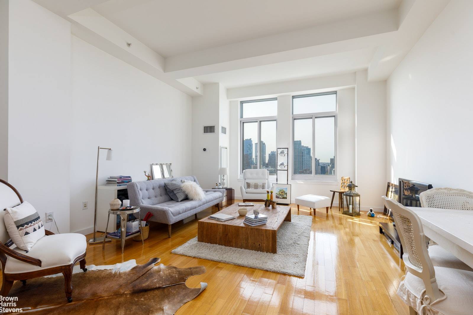 Stylishly designed this one bedroom home nestled in the heart of Dumbo will make your jaw drop.