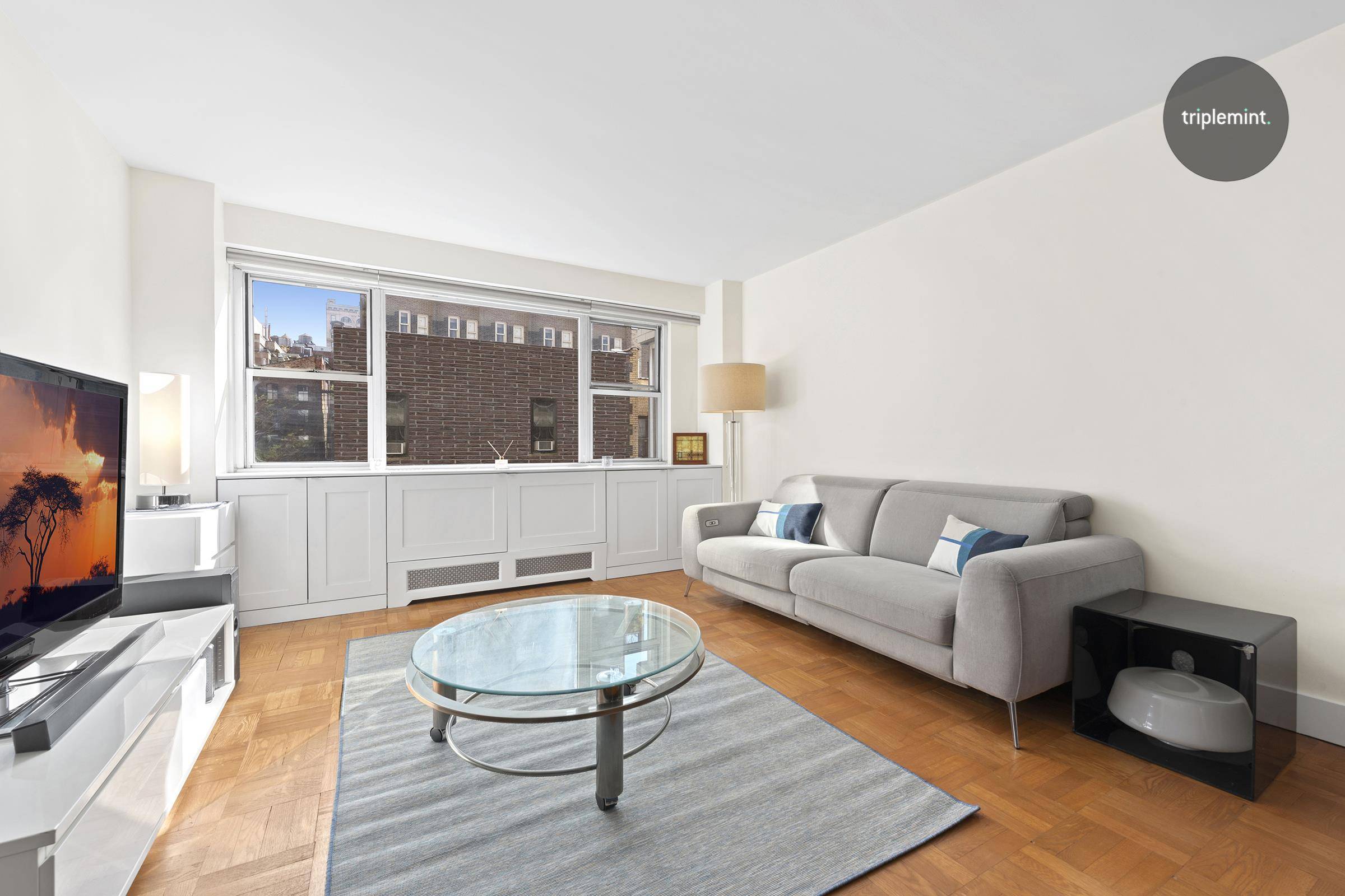 Impeccable renovation meets ideal Greenwich Village location Welcome home to apartment 7G at the Lawrence House.
