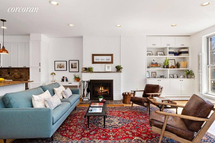 Wonderfully located at the crossroads of Cobble Hill and Carroll Gardens, on the parlor floor of a three unit, 25A wide townhouse, this lovely, two bedroom, two bath home offers ...