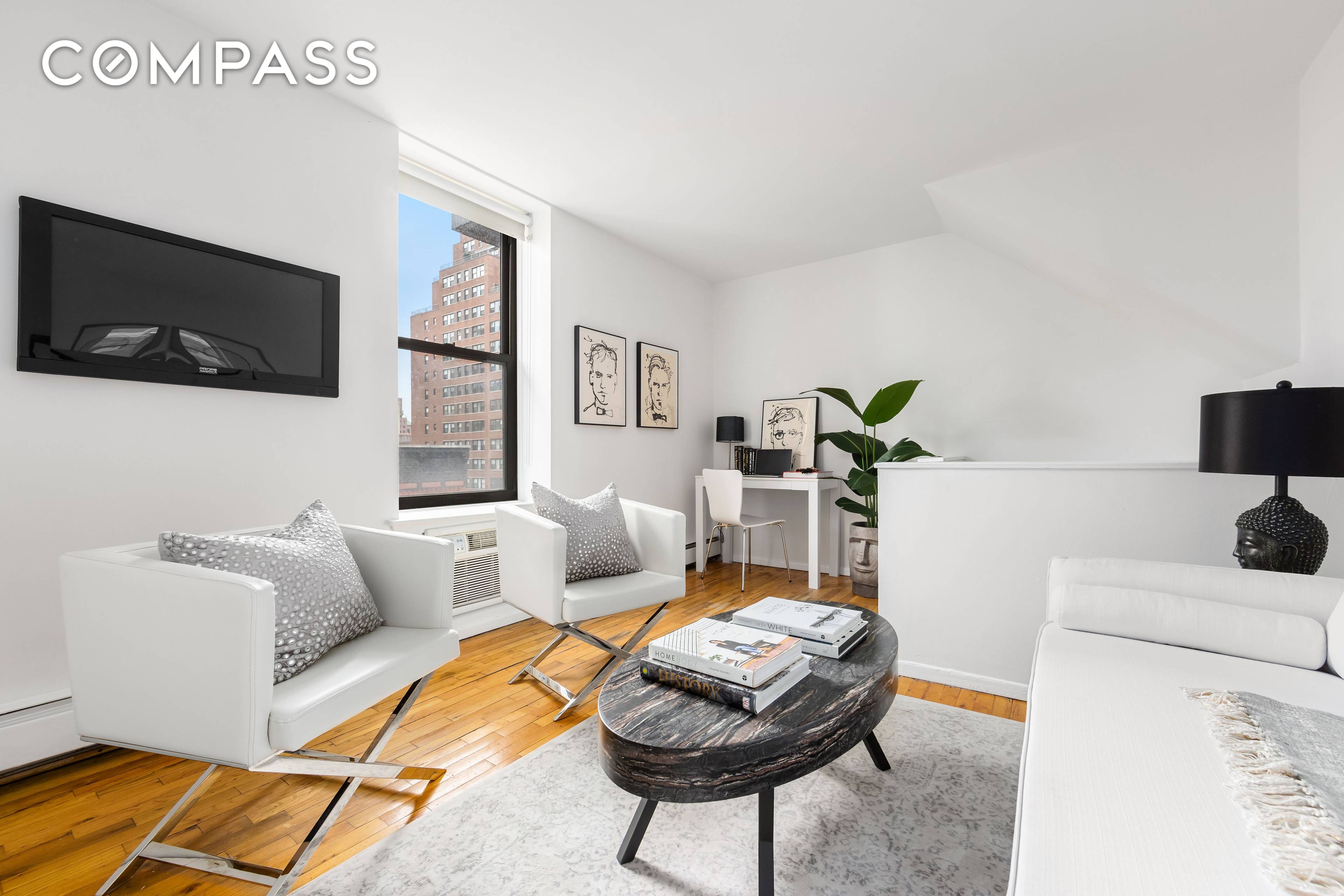 Bright and airy triplex one bedroom one bathroom home in the heart of Kips Bay just a two blocks from Flatiron and a short walk to Gramercy !