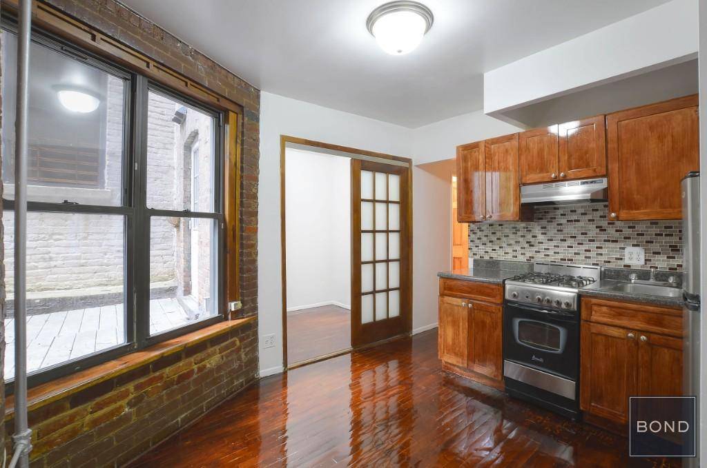 Nolita Soho dream on Mulberry Street This is a great 2 bedrooms on Mulberry Street.