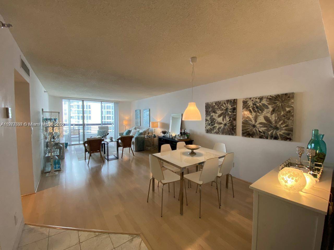 Gorgeous 1BR 1BA on the 20th floor in the heart of Aventura.
