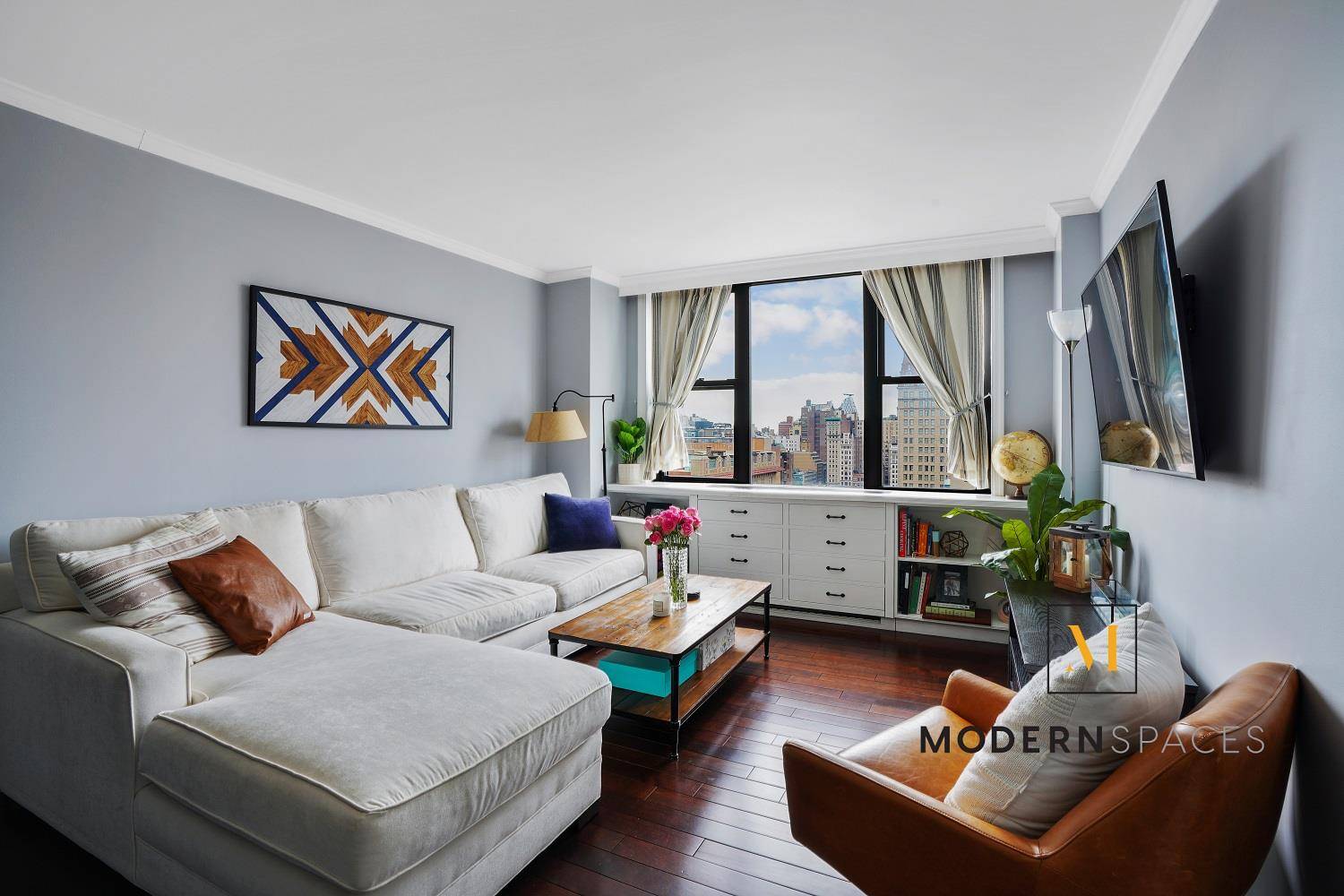 Renovated 1 Bedroom with Empire State Building and Open Skyline ViewsResidence 20F is a bright home with western exposure designed with great attention to details.
