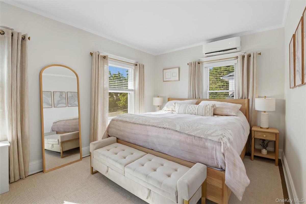Beautiful BRIGHT spacious primary bedroom (#220)
