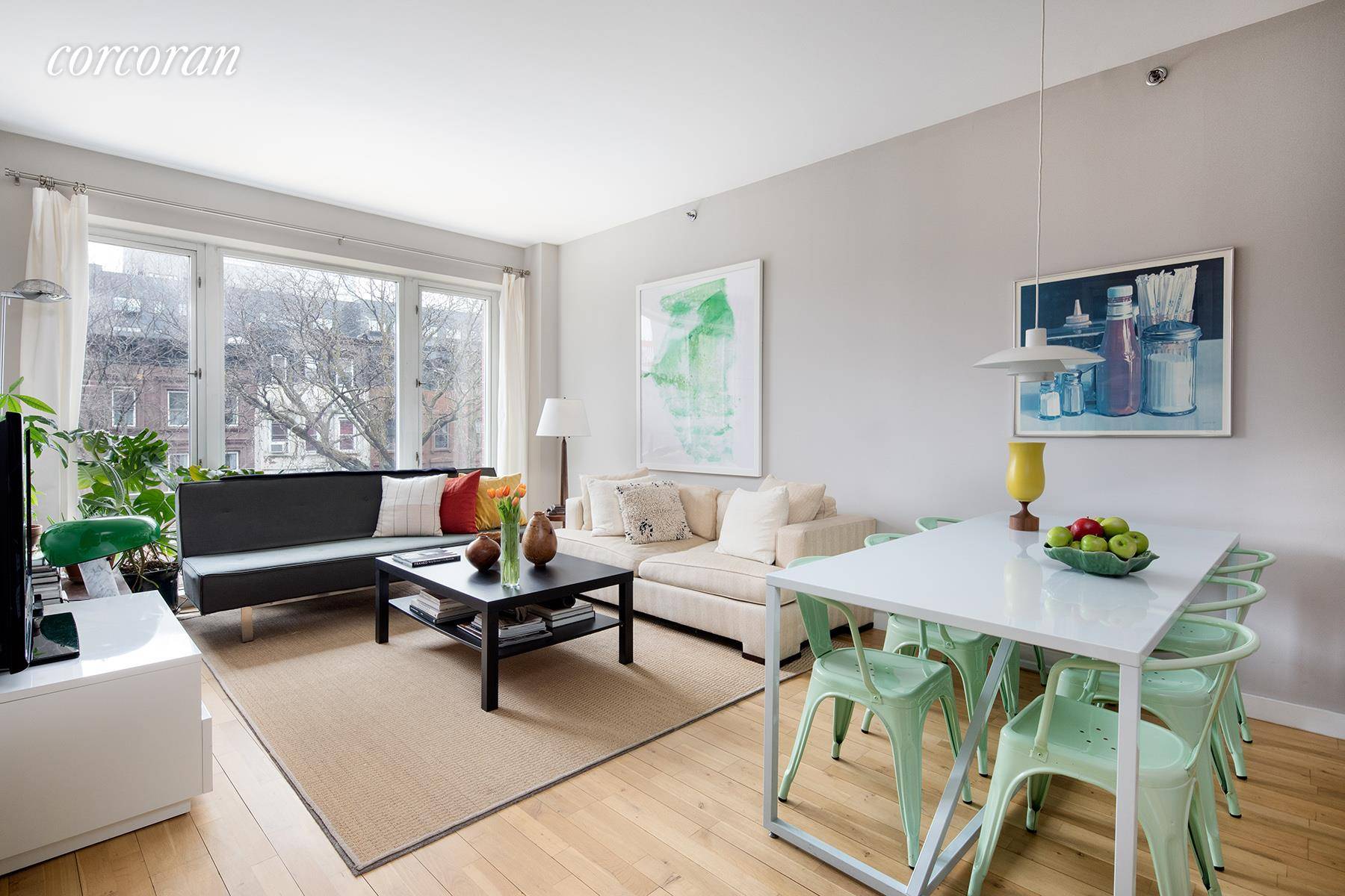 CLINTON HILL CHILL Clinton Hill's favorite residential Condo, 545 WASHINGTON, 404 boasts the perfect graceful Floor Plan.