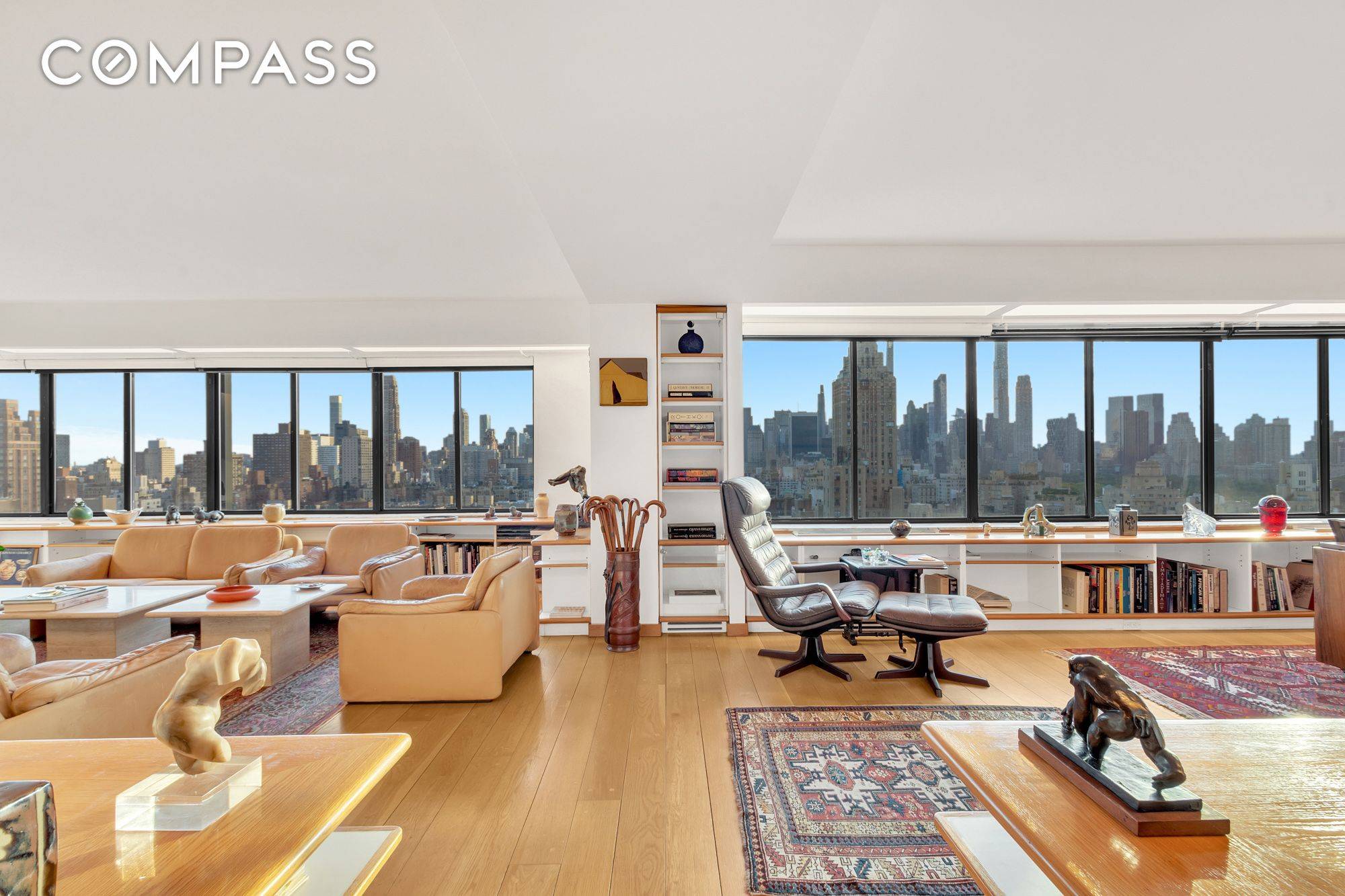 Bask in some of the best panoramic views in the city from this exquisite three bedroom, four bathroom showplace perched near the top of one of upper Park Avenue's only ...