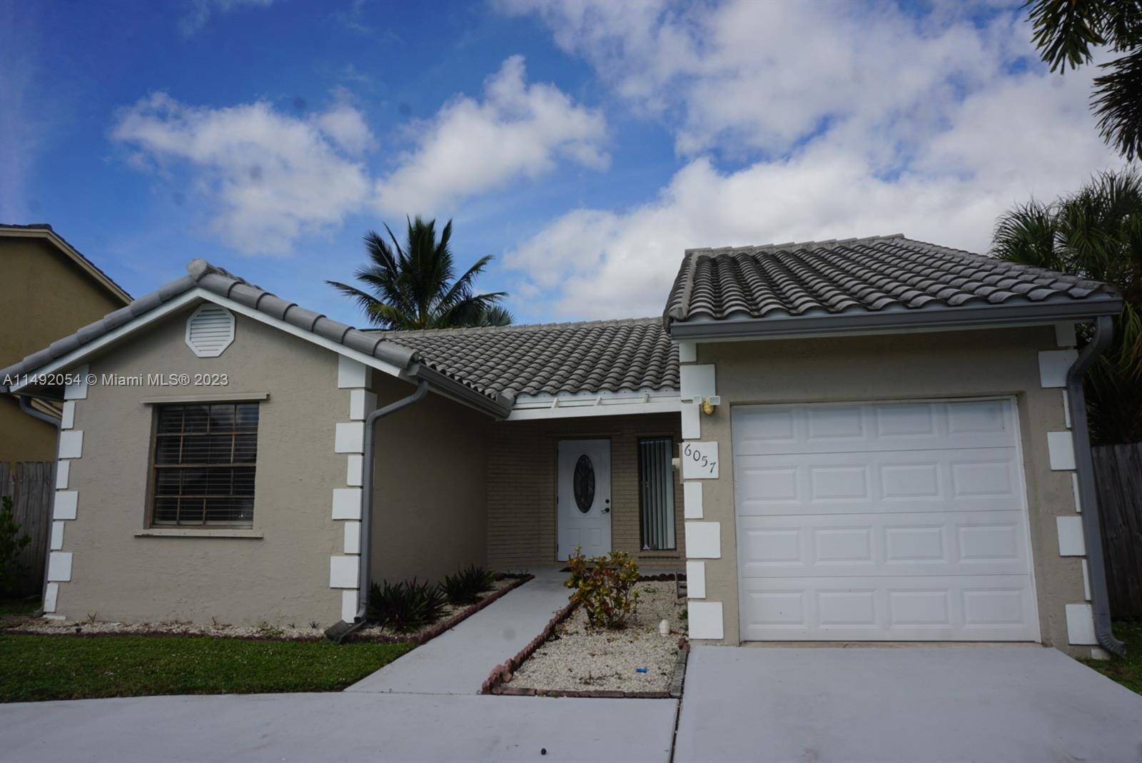 Welcome to your home in the heart of Lake Worth, FL !