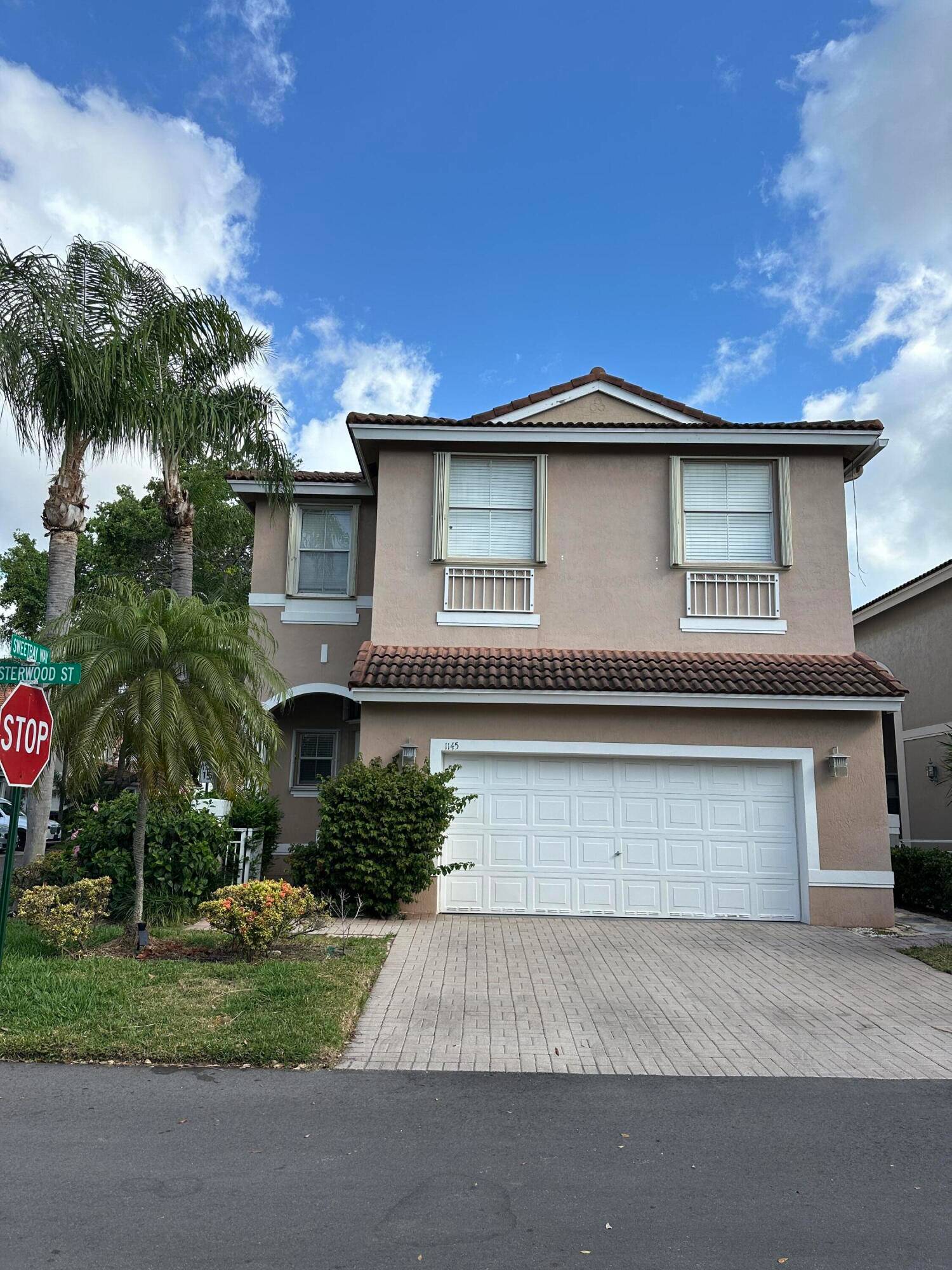 Wonderful large pool home in a serene gated community offers 4 large bedrooms, tall ceilings, a private back yard patio with Jacuzzi Pool, granite kitchen counters, stainless steel appliances, on ...