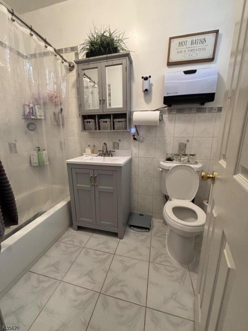 Unit#1 Bathroom