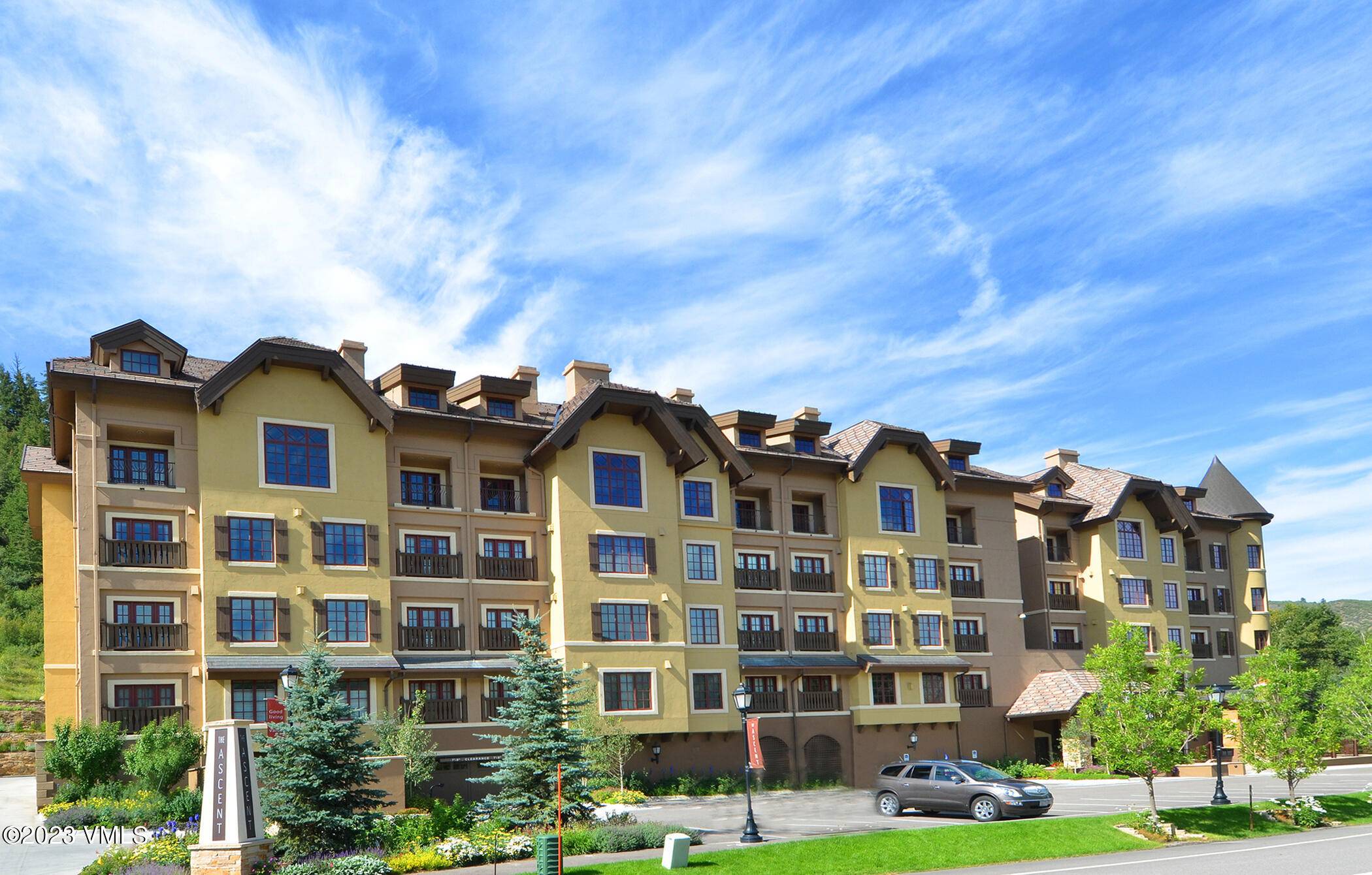 Welcome to Ascent Residence 407, an exquisite top floor penthouse nestled within a highly sought after building just below the Beaver Creek gates.