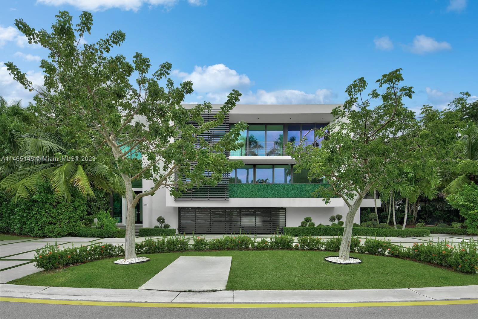 Nestled in the guarded gated, Hibiscus Island, this modern masterpiece, designed by Ralph Choeff is the epitome of Miami Beach lifestyle.