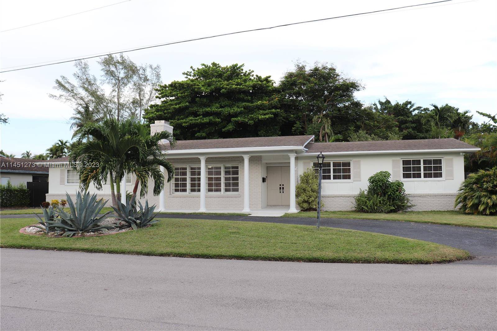 Bright spacious 4 bedroom, 2 bathroom house centrally located in the heart of South Miami.