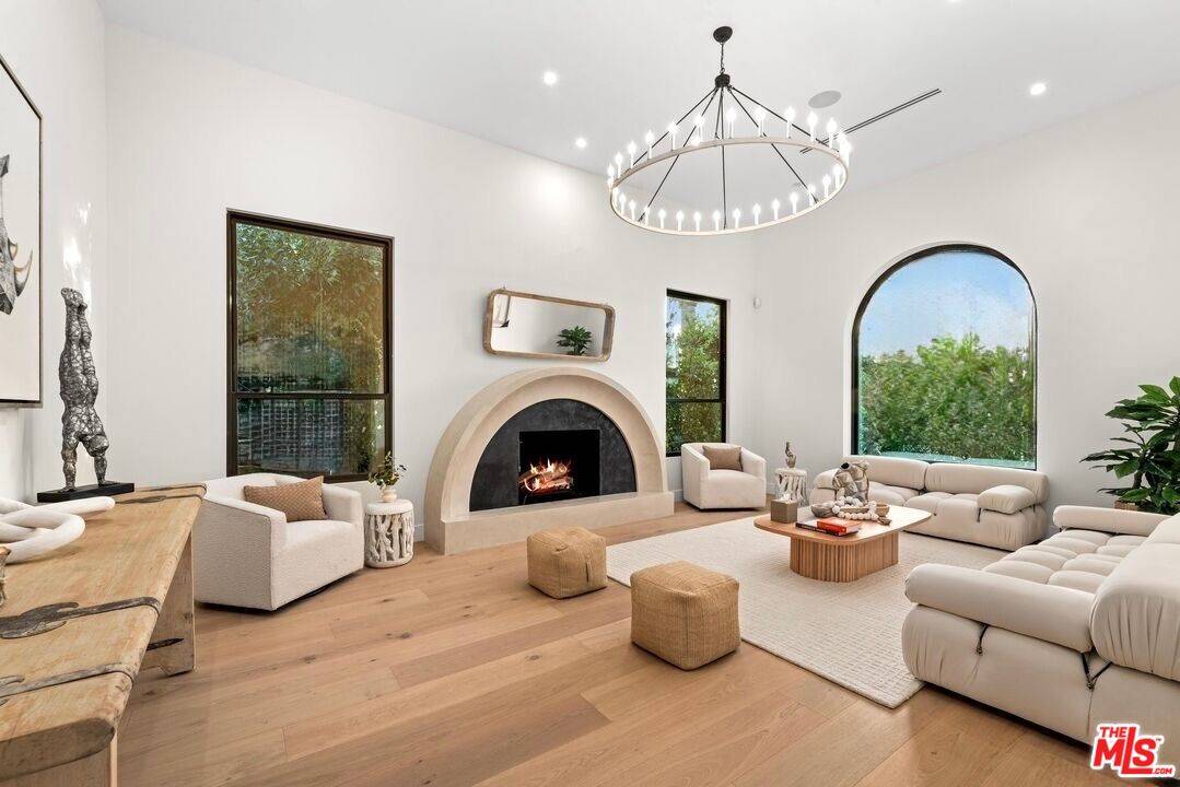 100  S La Jolla Ave 4BR Beverly Grove La