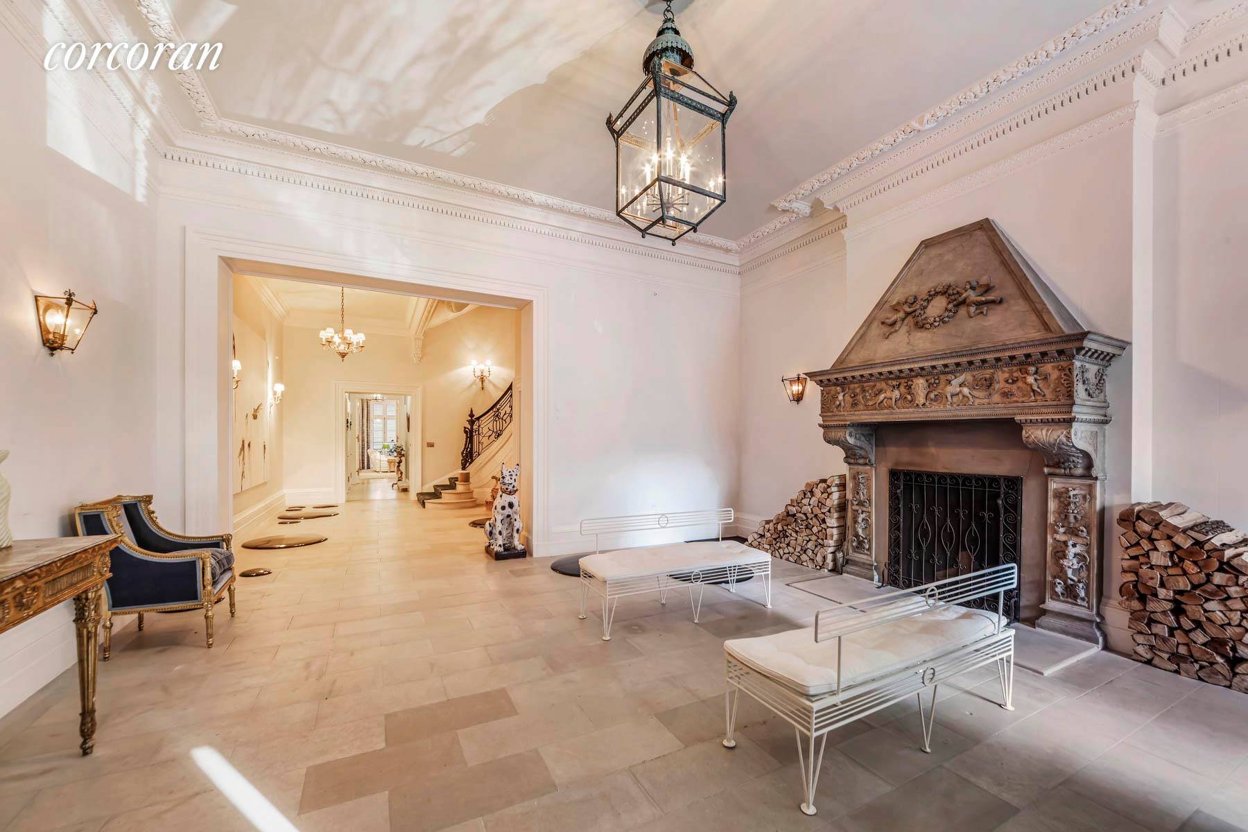973 Fifth Avenue is one of the most notable residences remaining in private hands today.