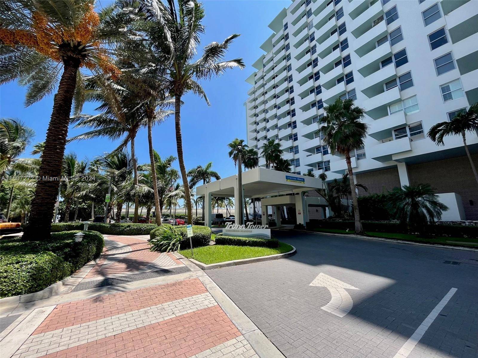 Wonderful Size studio with balcony facing the ocean, Excellent location in Mid Beach Next to the EDITION Hotel.