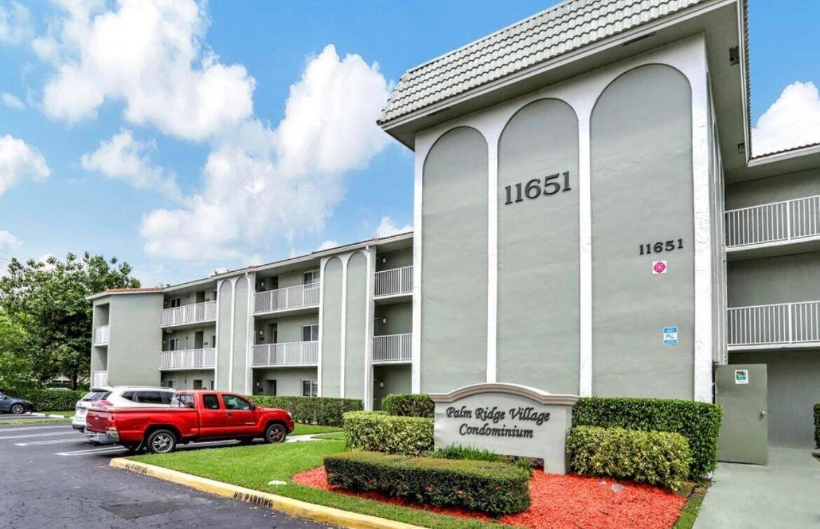 Condo in the heart of Coral Springs.