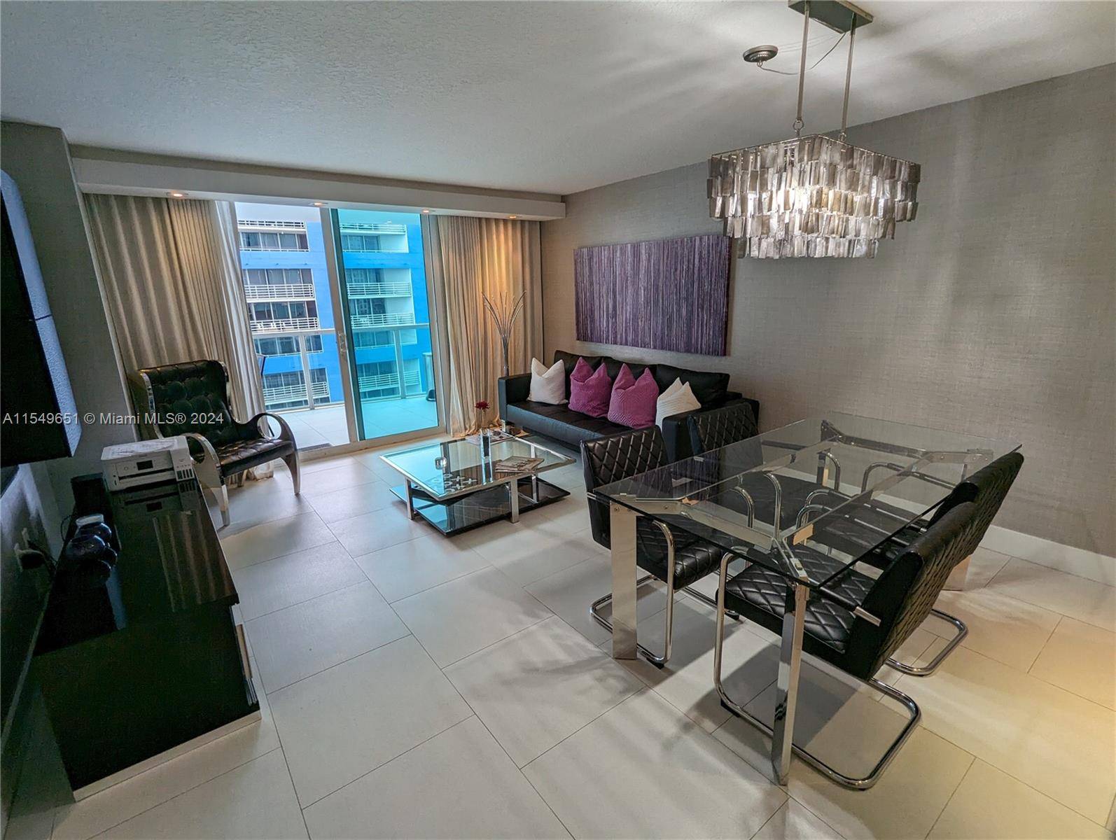 EXQUISITELY FURNISHED 1B 1B AT SKYLINE ON BRICKELL WITH BREATHTAKING VIEWS OF THE BAY AND DOWNTOWN BRICKELL.