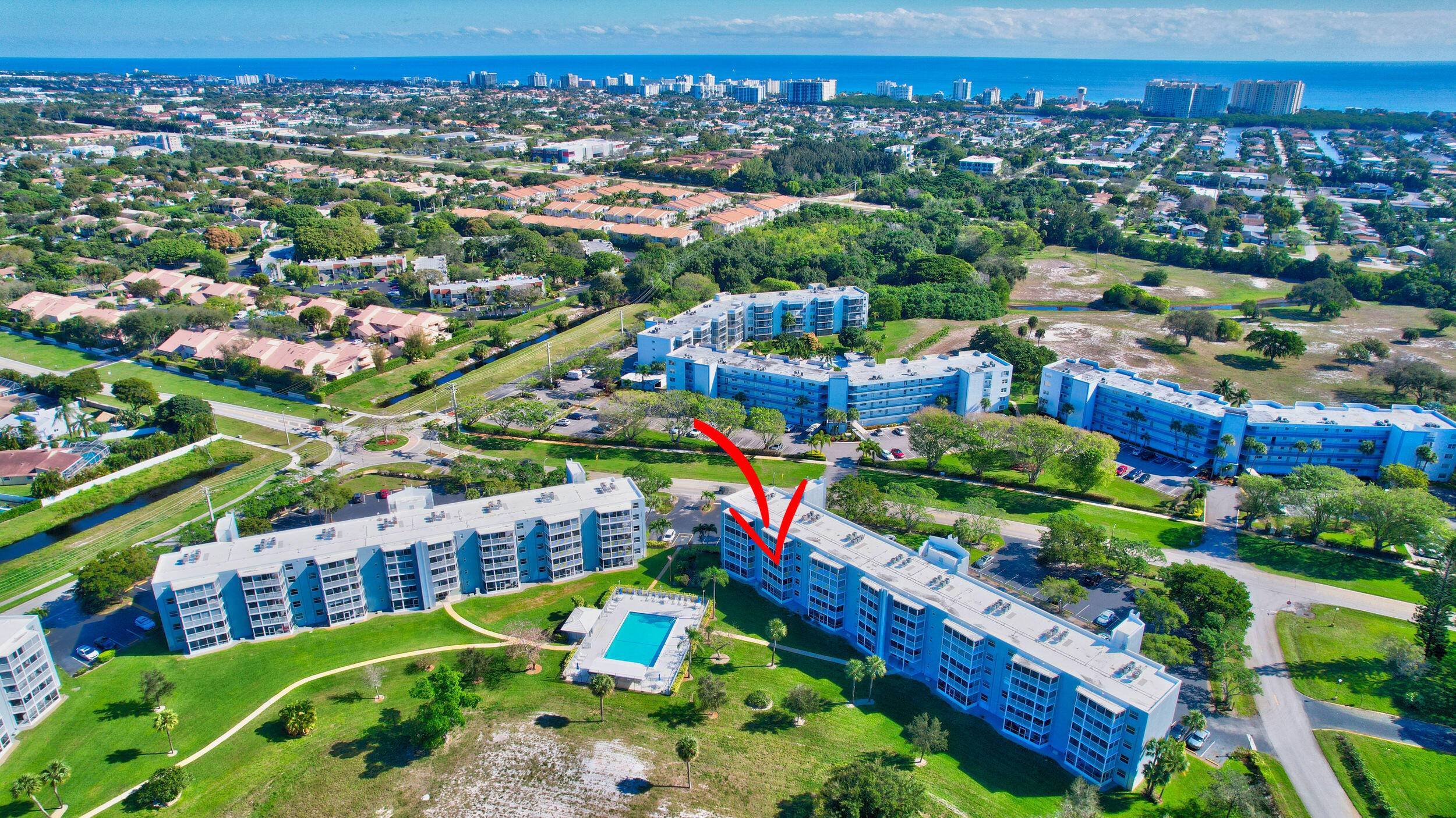 Spacious 2 bed 2 bath den unit with golf course views located in the highly desirable community of Boca Teeca.