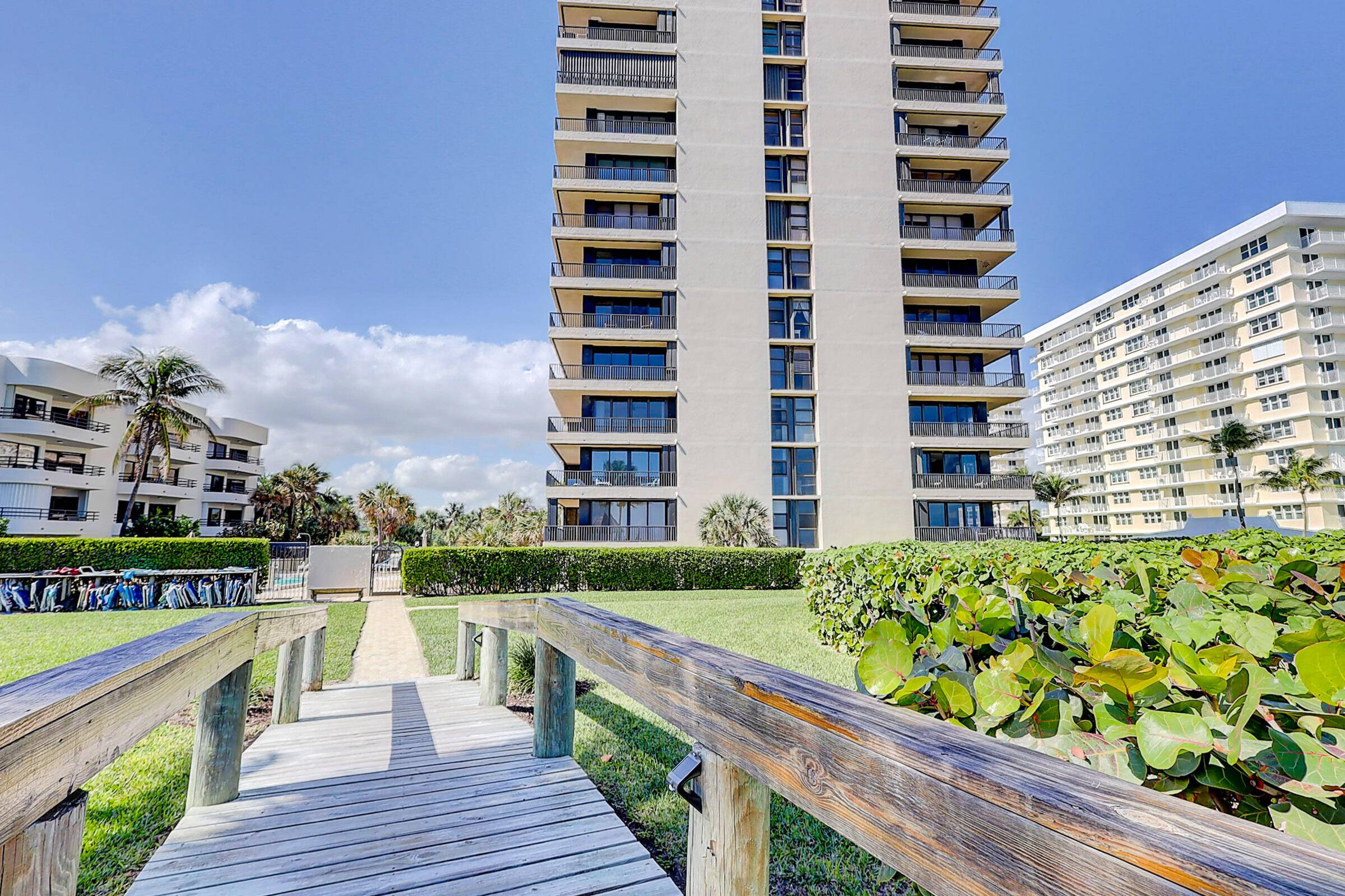 OFF SEASONAL RENTAL ONLY, 5 1 24 This stunning 10th floor condo boasts breathtaking ocean views that will take your breath away !
