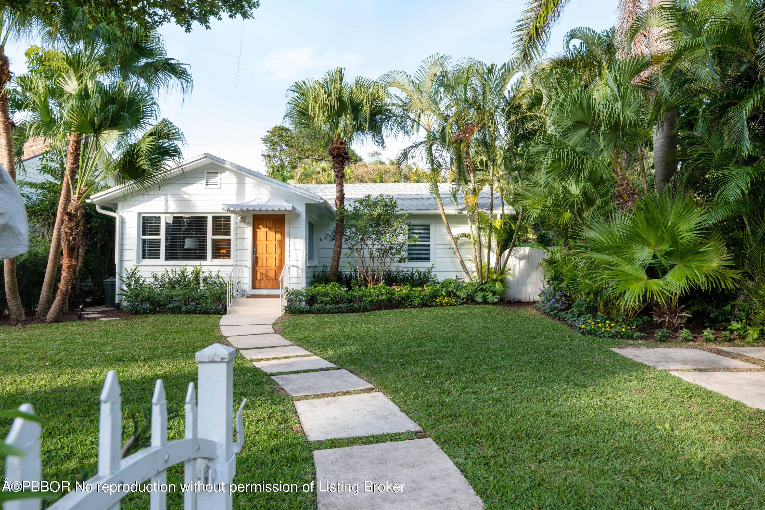 Very chic and charming and 4BR 3BA home, Bright rooms with formal dining room, pool and Cabana Loggia.