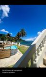 Terraza con vista a la piscina / Terrace overlooking the pool