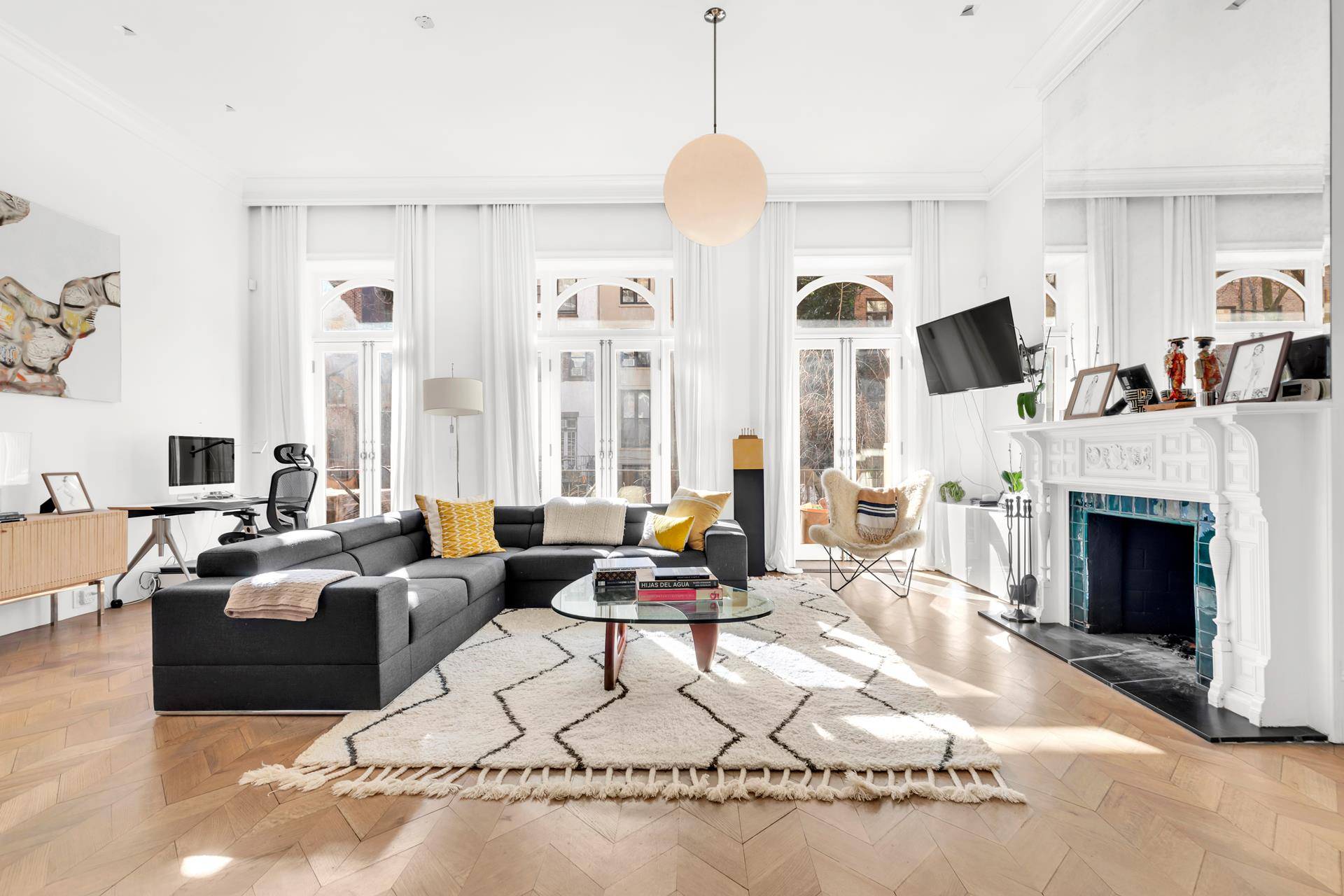 Luxury awaits at this stunning parlor floor duplex apartment located in the historic Fitzroy Townhouses in the heart of Chelsea.