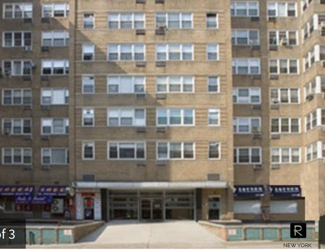 Converted large two bedroom in the heart of Little Italy and chinatown at Elizabeth street this is the only corner unit available for sale in this fully function two elevators ...