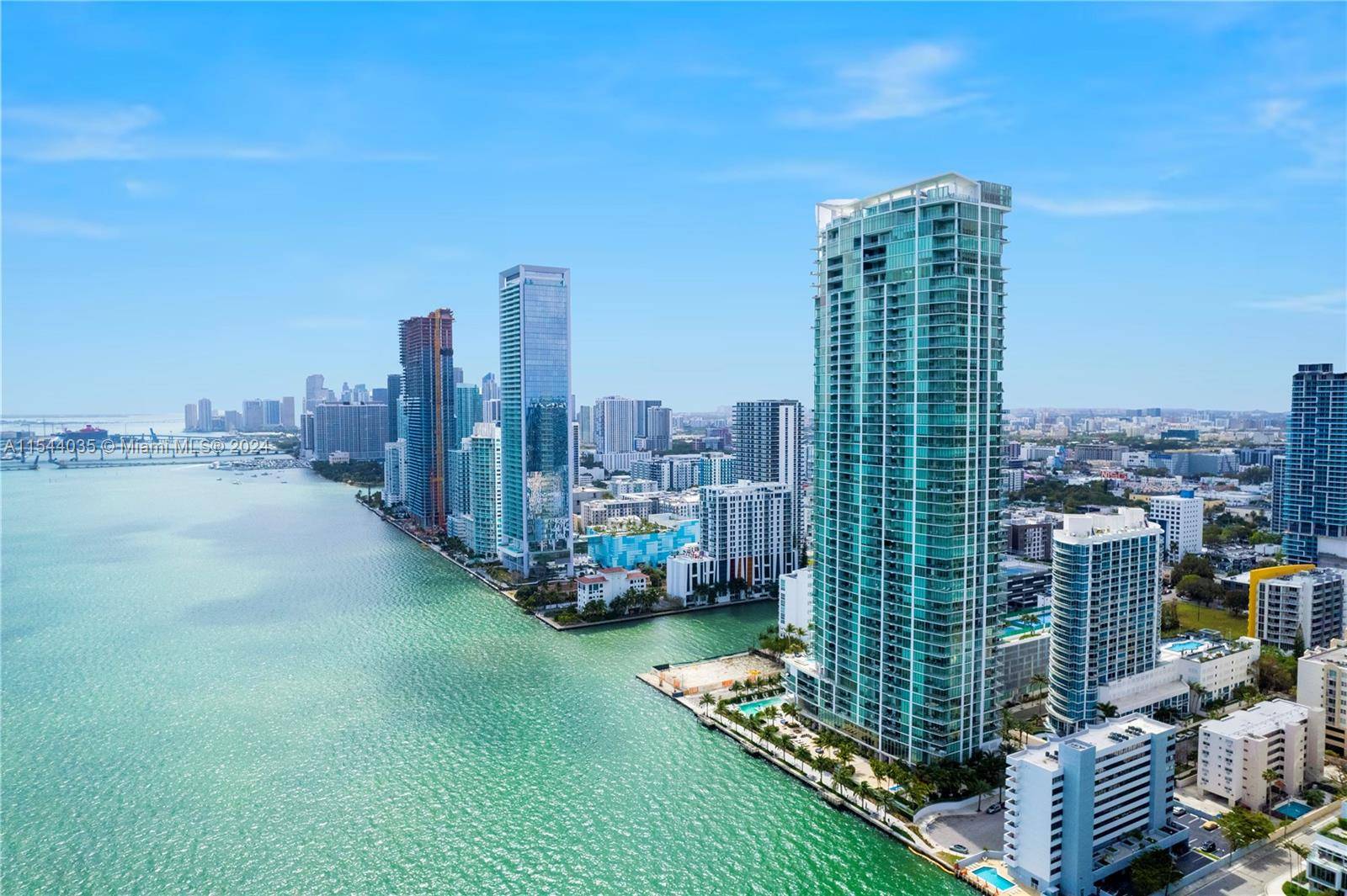 Welcome to Biscayne Beach, the star of Edgewater.