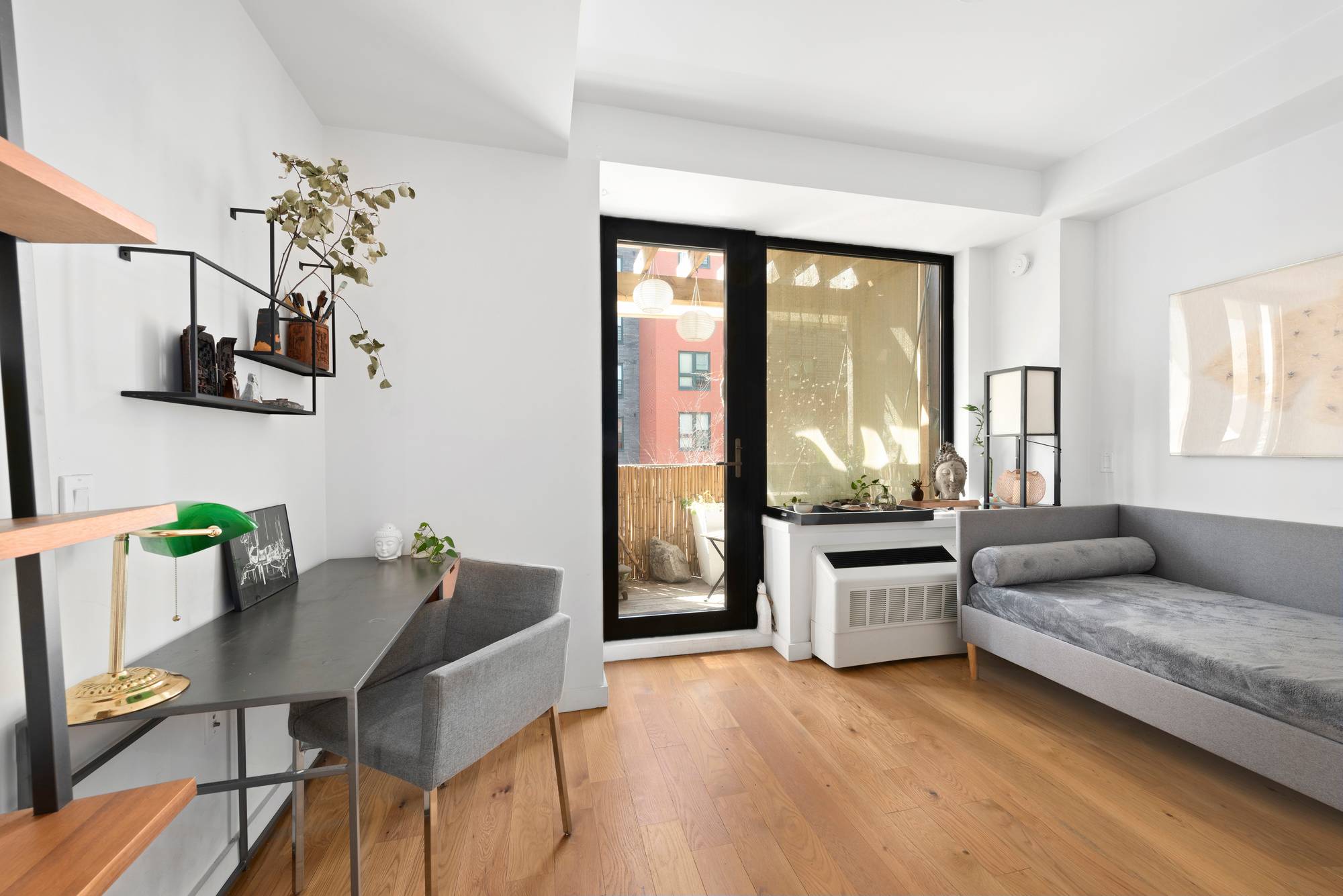 AMAZING HARLEM CONDO ! JUNIOR 1 BED WITH SOUTH FACING BALCONY OVER A PRIVATE GARDEN !