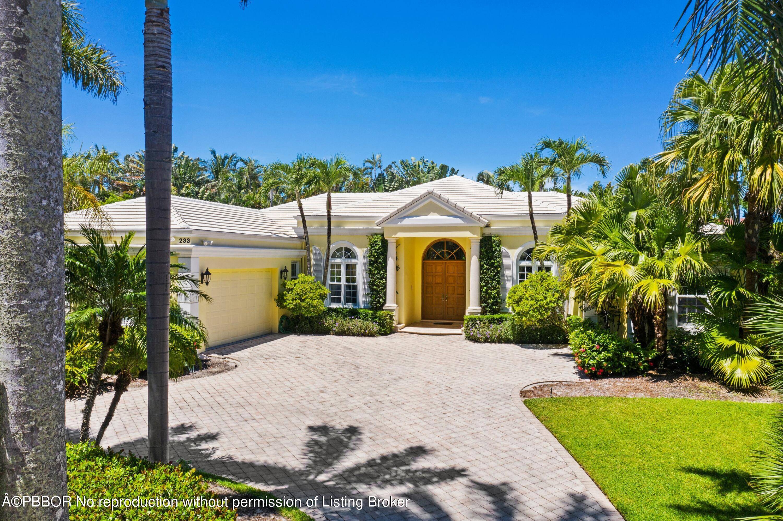 Graciously proportioned Bermuda style home located on a prime street within close proximity to Town the North bridge.