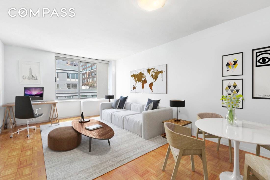 Sunny and spacious 1BR in the heart of Chelsea Meatpacking, this west facing, bright amp ; elegantly updated home features an open kitchen with stainless steel appliances and granite countertops, ...