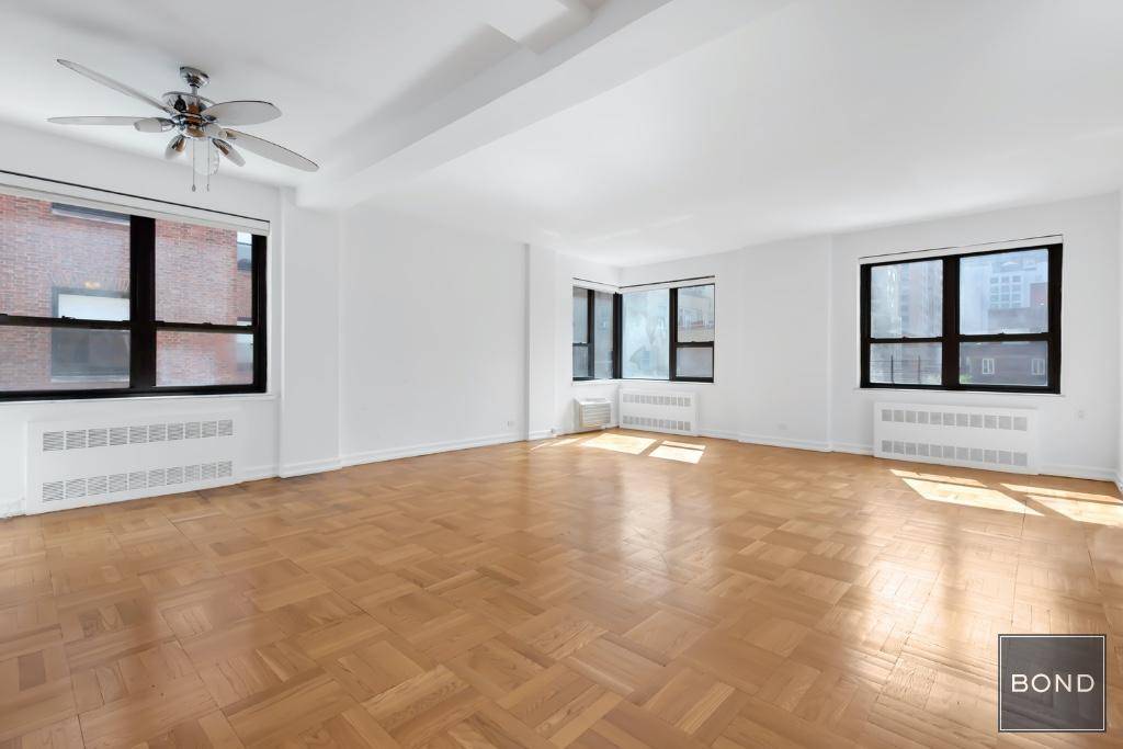 RARELY AVAILABLE. High floor, 2 Bedroom 2 Bathroom corner unit offered for sale at the full service Morgan Park Condominium in Murray Hill with a flexible floor plan to convert ...