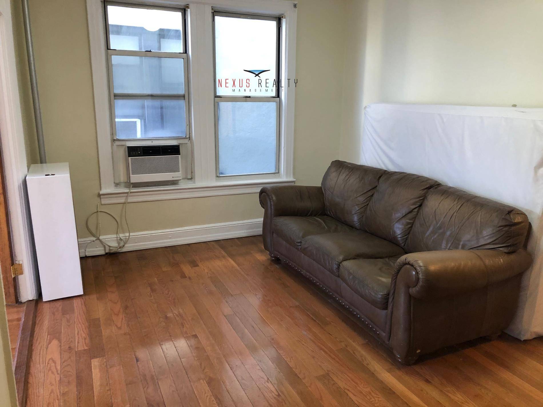 Beautiful 2 Bedroom apartment in Astoria 22501 King size bedroom and 1 queen size bedroom on the 1st floor in a 3 story walk up small buildingSpacious living roomNice and ...