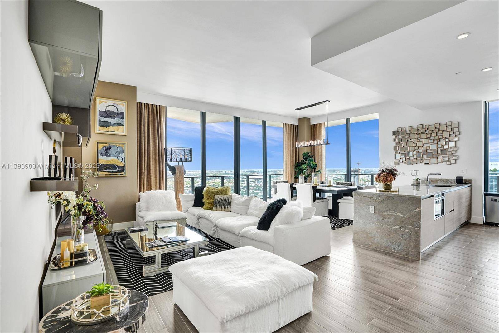 Luxurios Pent House on the 51st floor of the incomparable SLS Brickell awaits for you with an expanded terrace offering stunning ocean and cityskype views.
