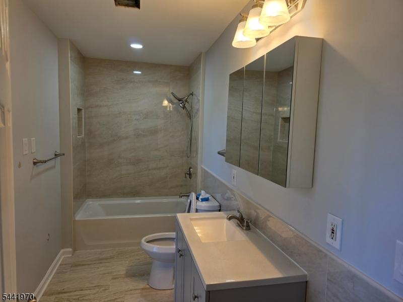 1st Flr Bath