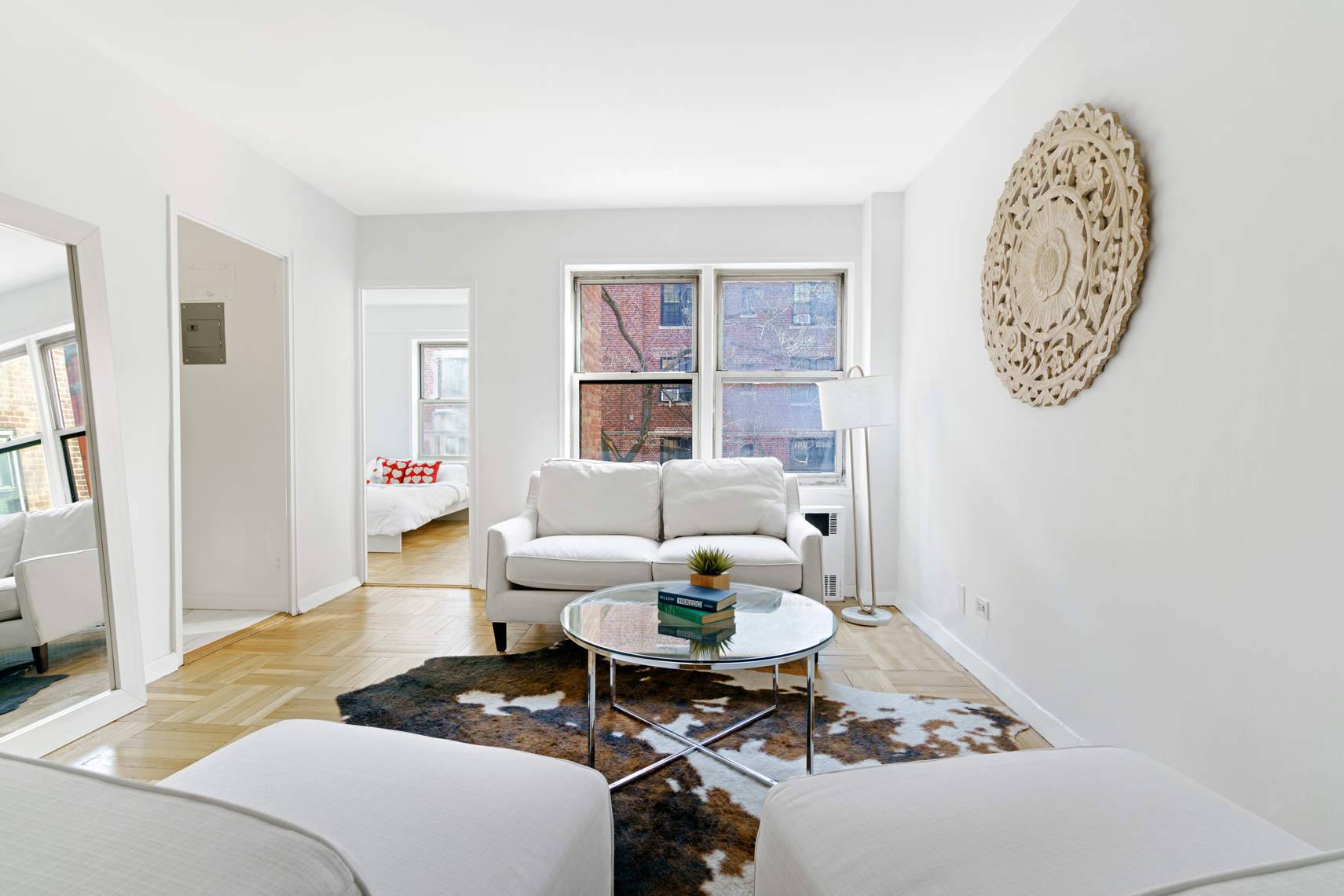 Here is a rare opportunity to have a one bedroom with generous closet space in a prime Brooklyn Heights location.