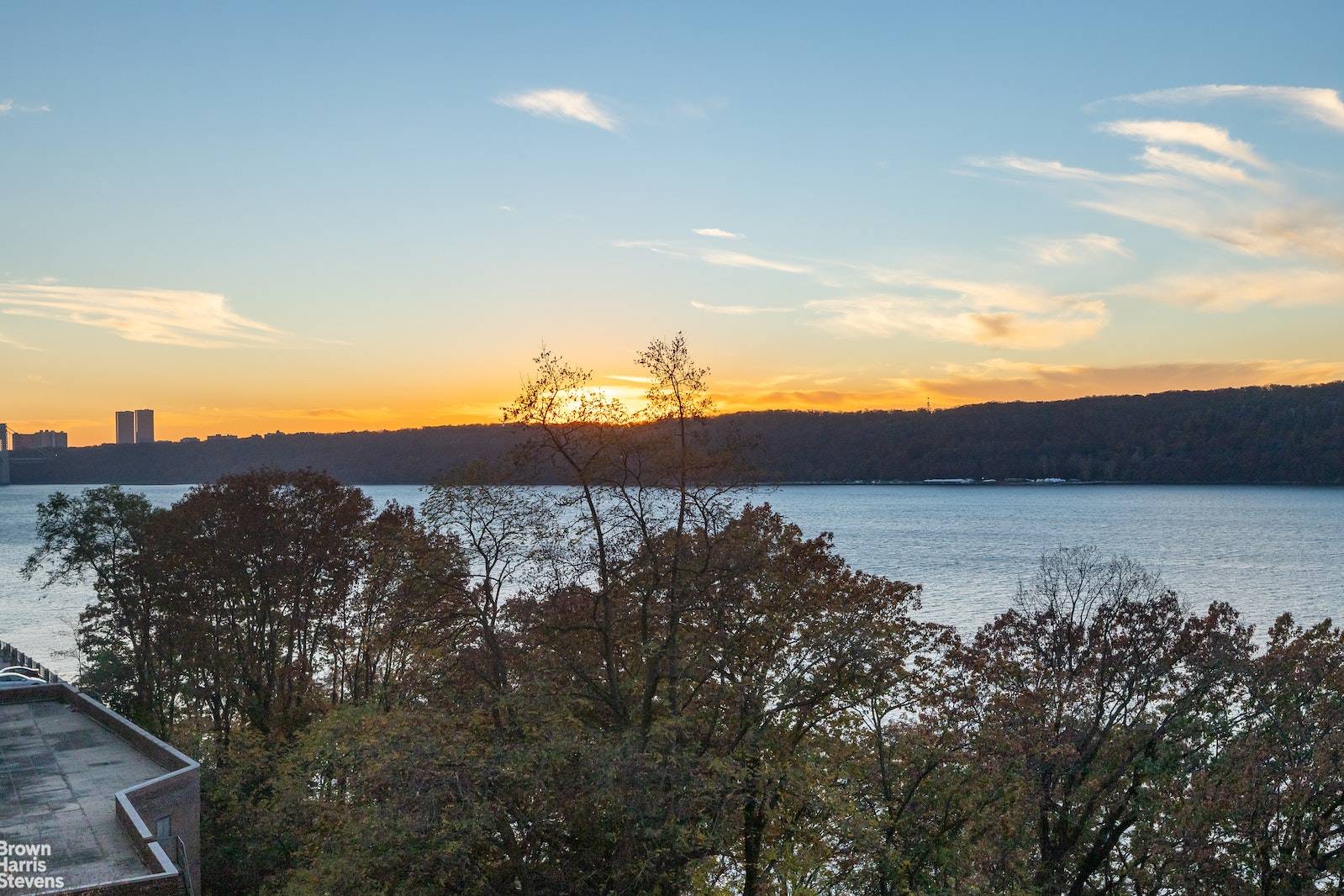 Incredible views of the Palisades and the Hudson River from this large Jr 4 one bedroom apartment.