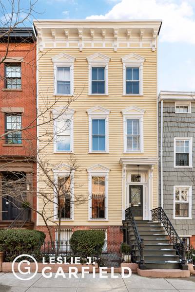Featuring over 25' of frontage, 72 Hicks Street is a beautifully renovated single family townhouse in the heart of Brooklyn Heights.