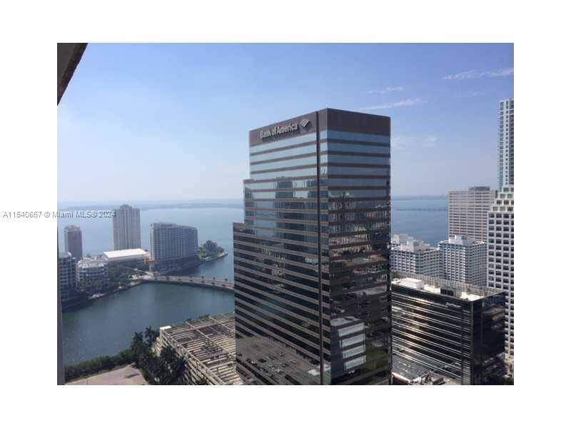 Best Priced East tower 1Bed 1Bath with beautiful water and city views.