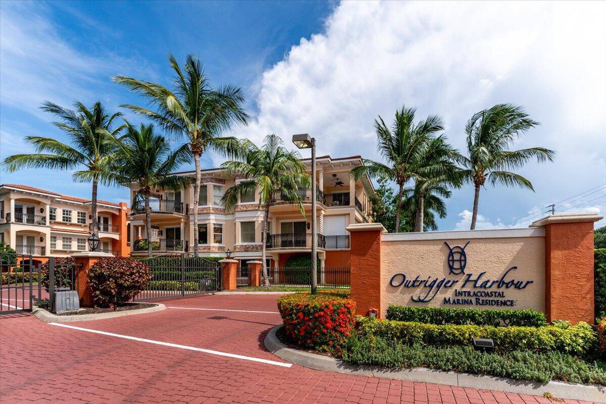 For Lease Discover this luxury condo in Outrigger Harbour !