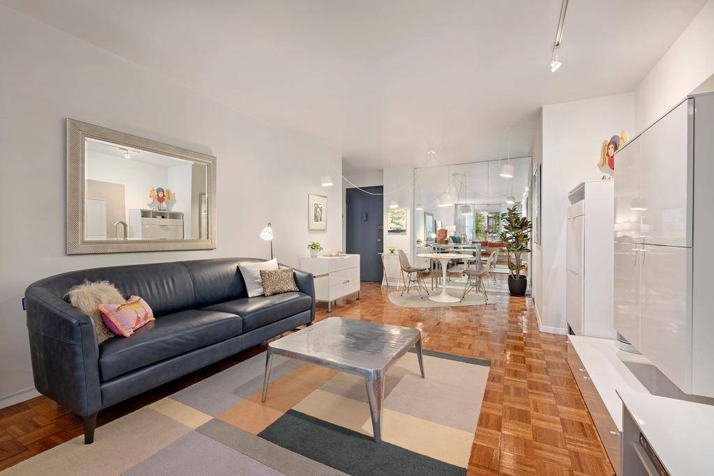 Welcome home to 400 East 77th Street 2B !