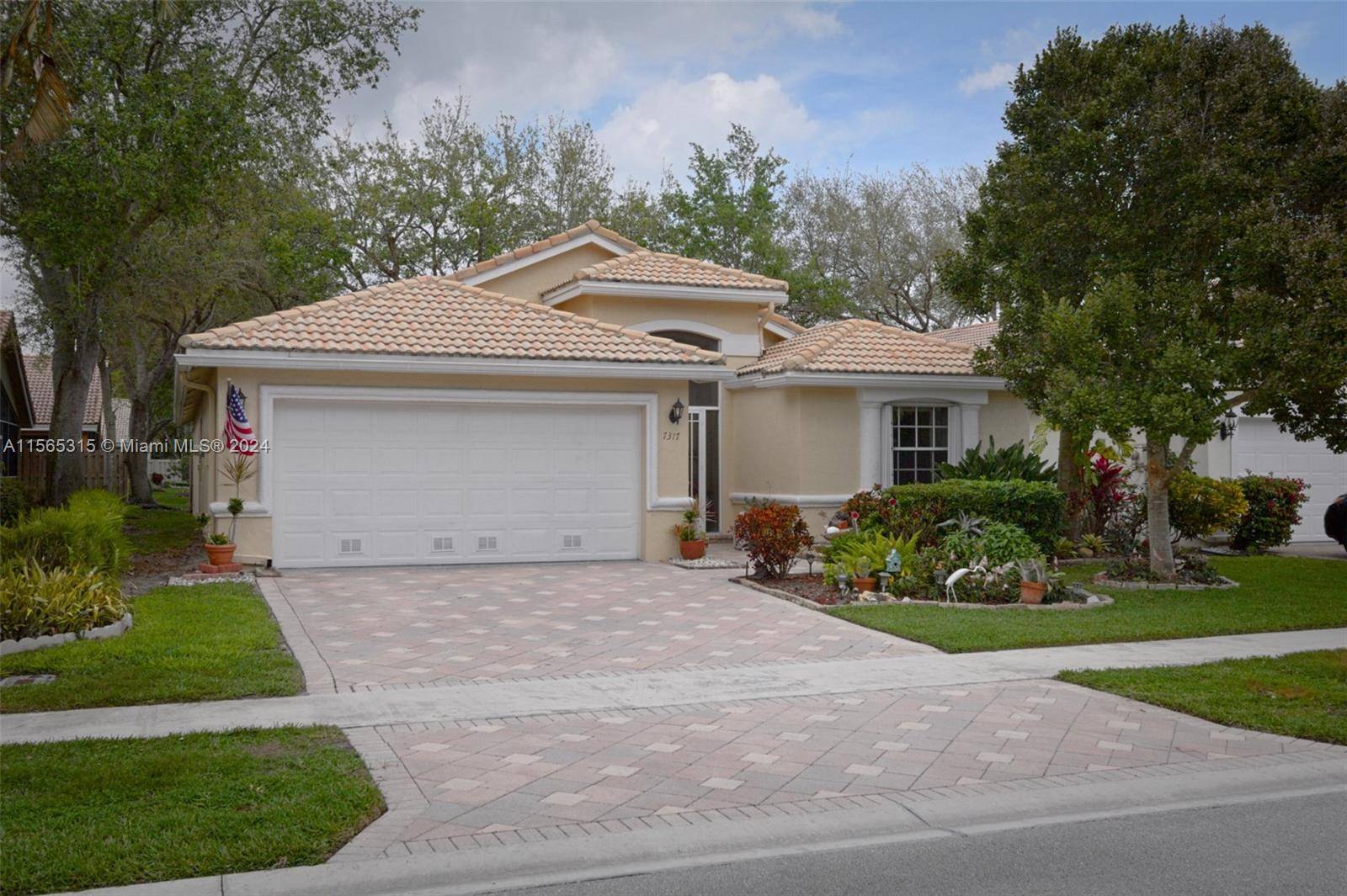 This beautiful newly renovated 3 2 lakefront home within a gated community is the largest model home in San Marco.