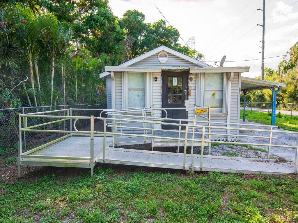 A Blank Canvas, take this opportunity to own in the heart of Fort Pierce Fl.