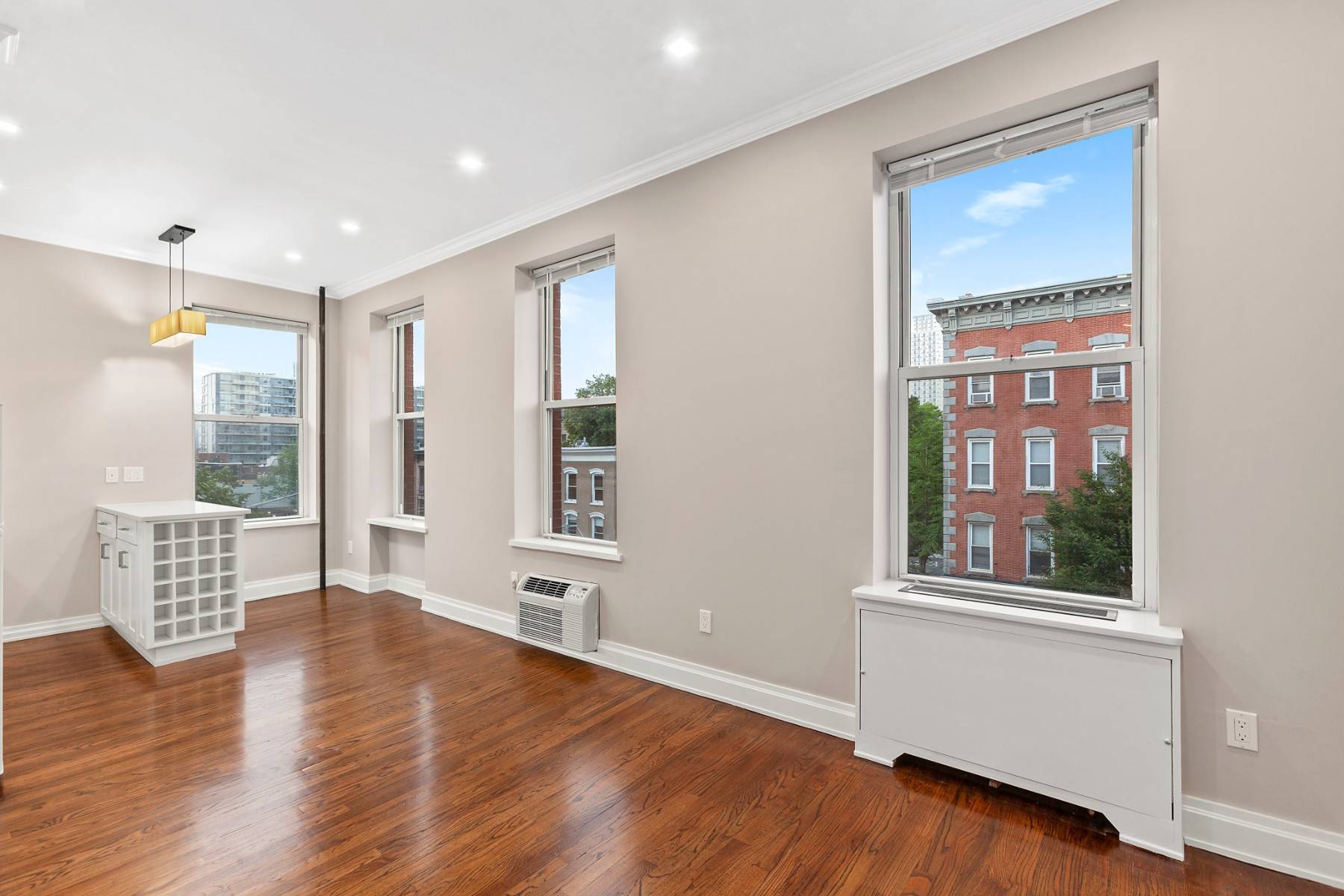 One bedroom apartment in an elegant boutique building in the heart of Long Island City !