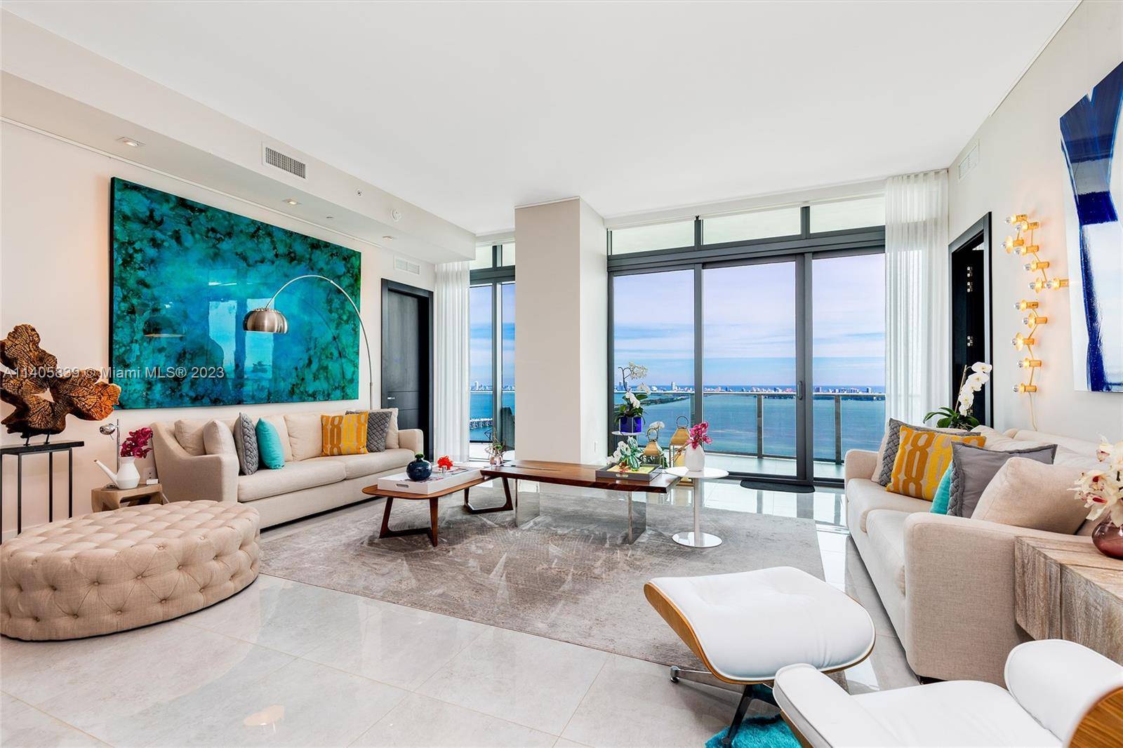 DRASTICALLY REDUCED PENTHOUSE OASIS WITH ENDLESS BAYVIEWS !