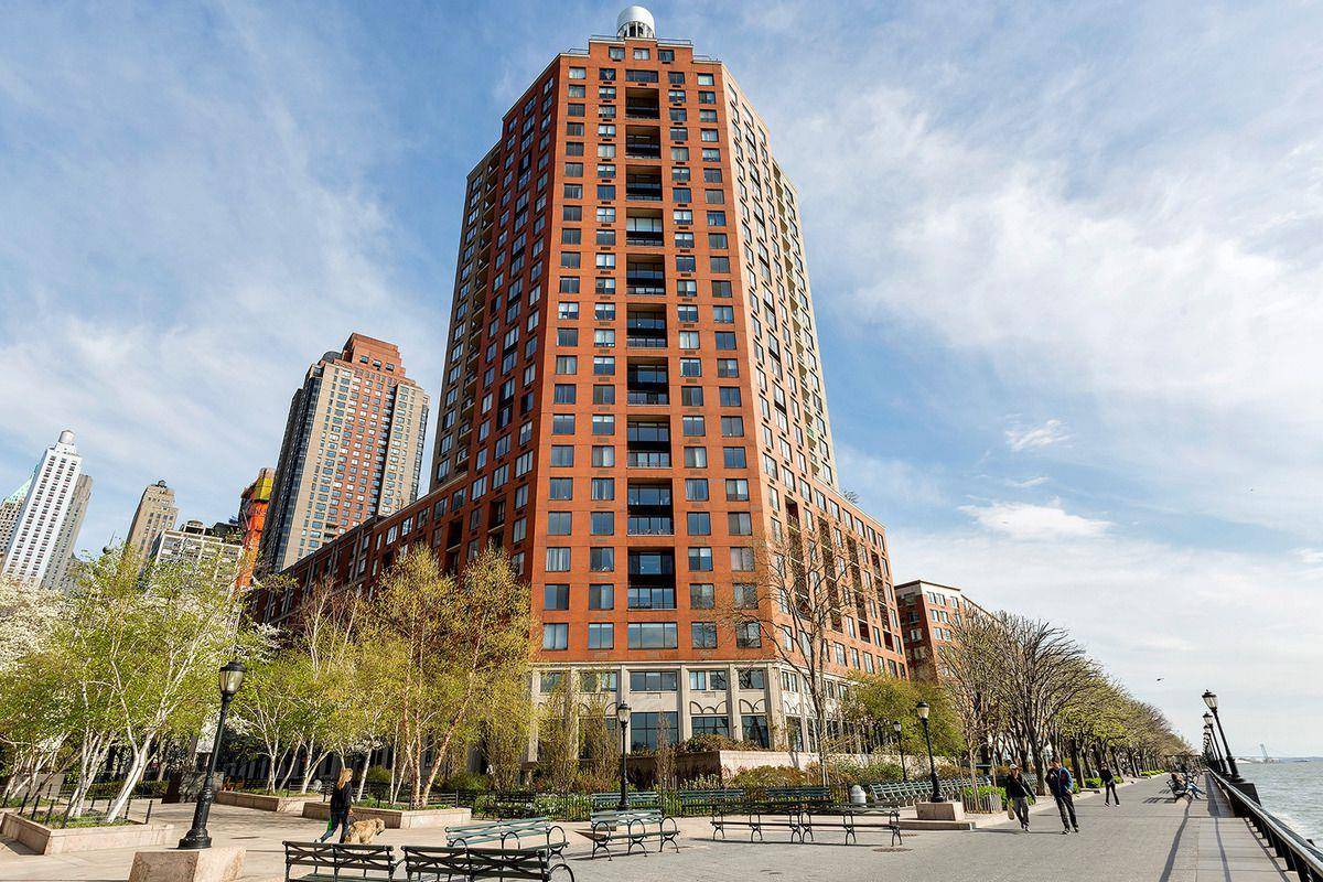 FOR RENT NO FEE 2 BED 2 BATH AT LIBERTY TERRACE, 380 RECTOR PLACE, IN BATTERY PARK CITY.