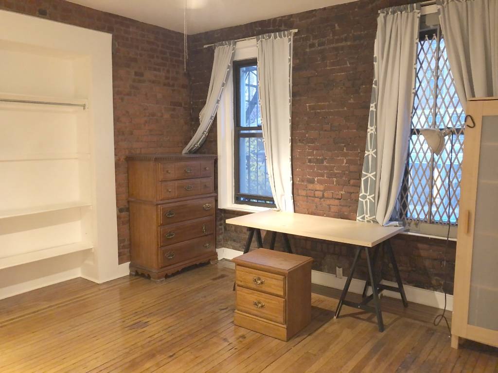 Large and bright 4 bedroom apartment steps away from Columbia University.
