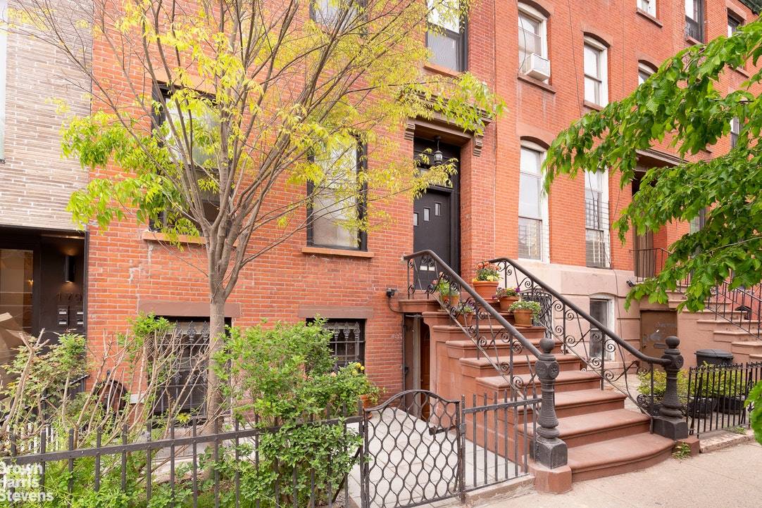 The perfect blend of cool and practical, this 20' wide, three story brick townhouse is a generous three bedroom, three bath residence with a large eat in kitchen and a ...