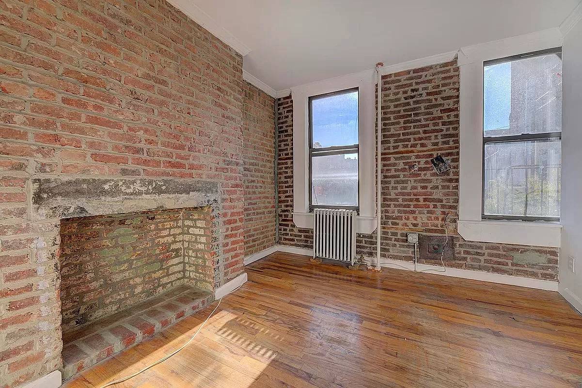 Welcome to Your Dream Home in the Heart of East Village LES !