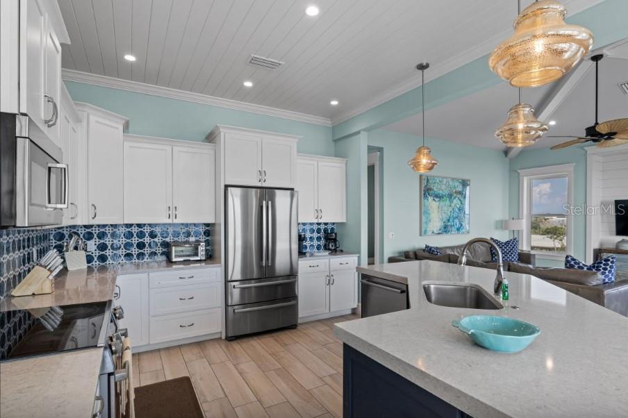 Kitchen on top flooor